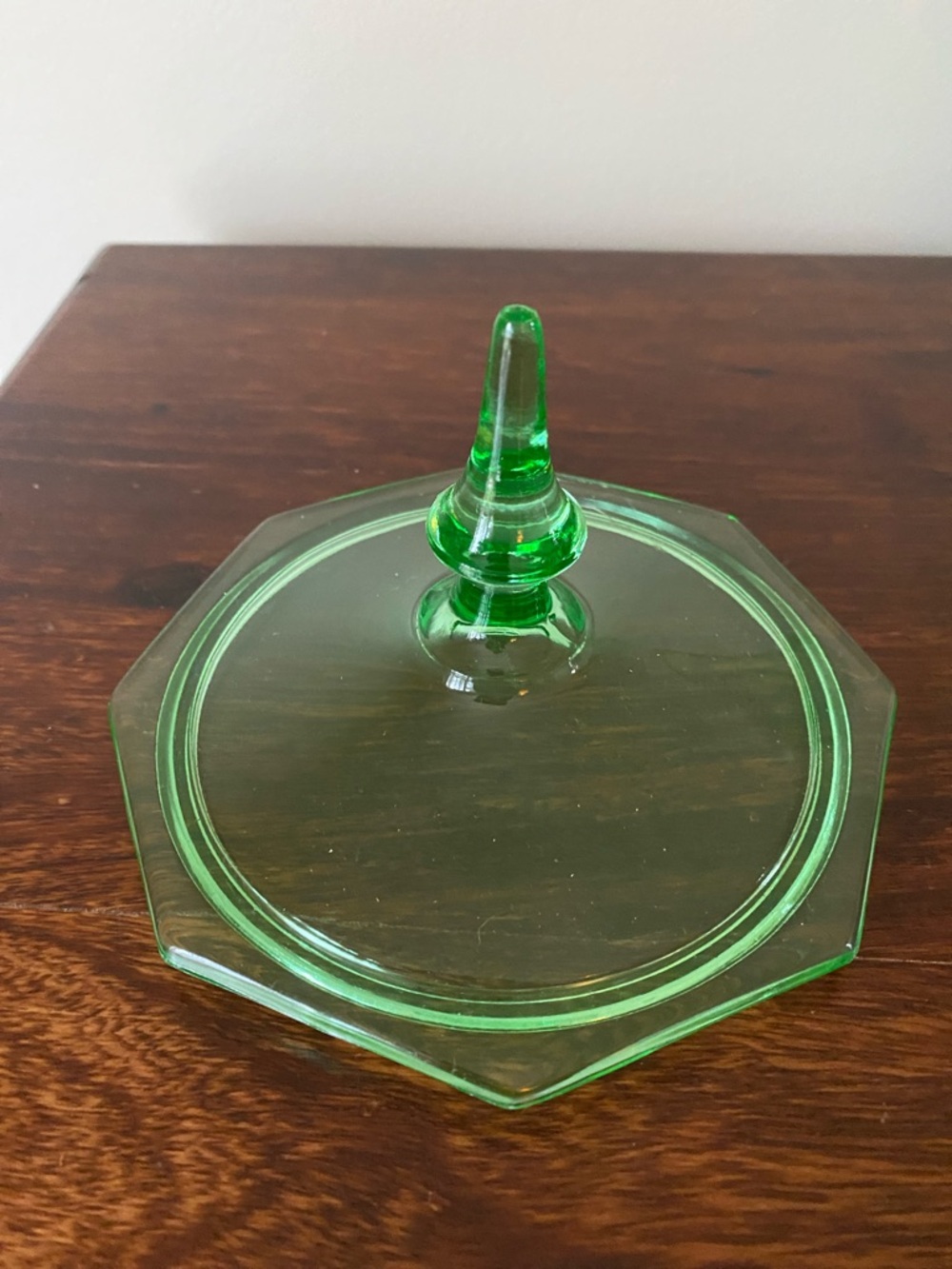 Cambridge Glass • Uranium Green Vintage Glass Covered Compote • - Picture 5 of 5
